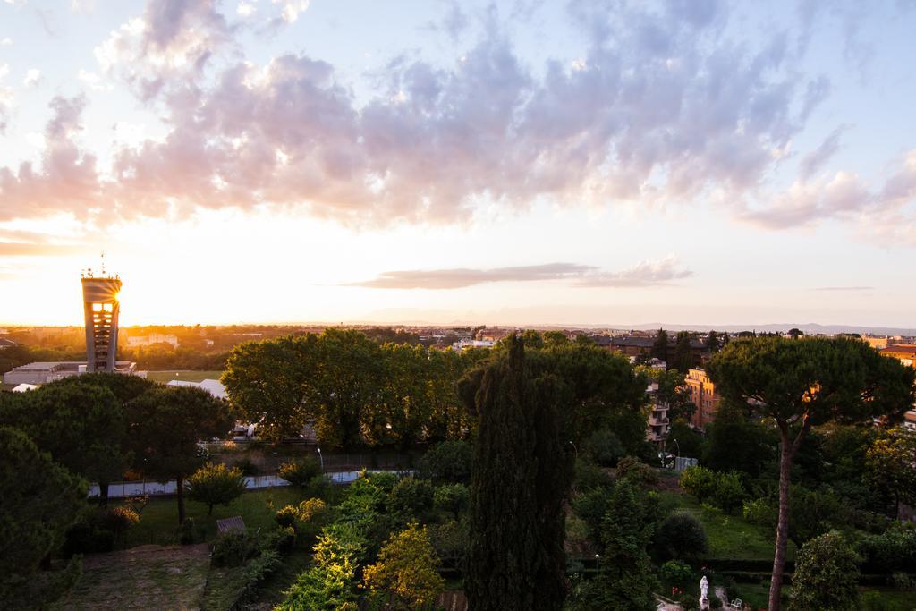 Ostello Villa Monte Mario Рим Екстериор снимка