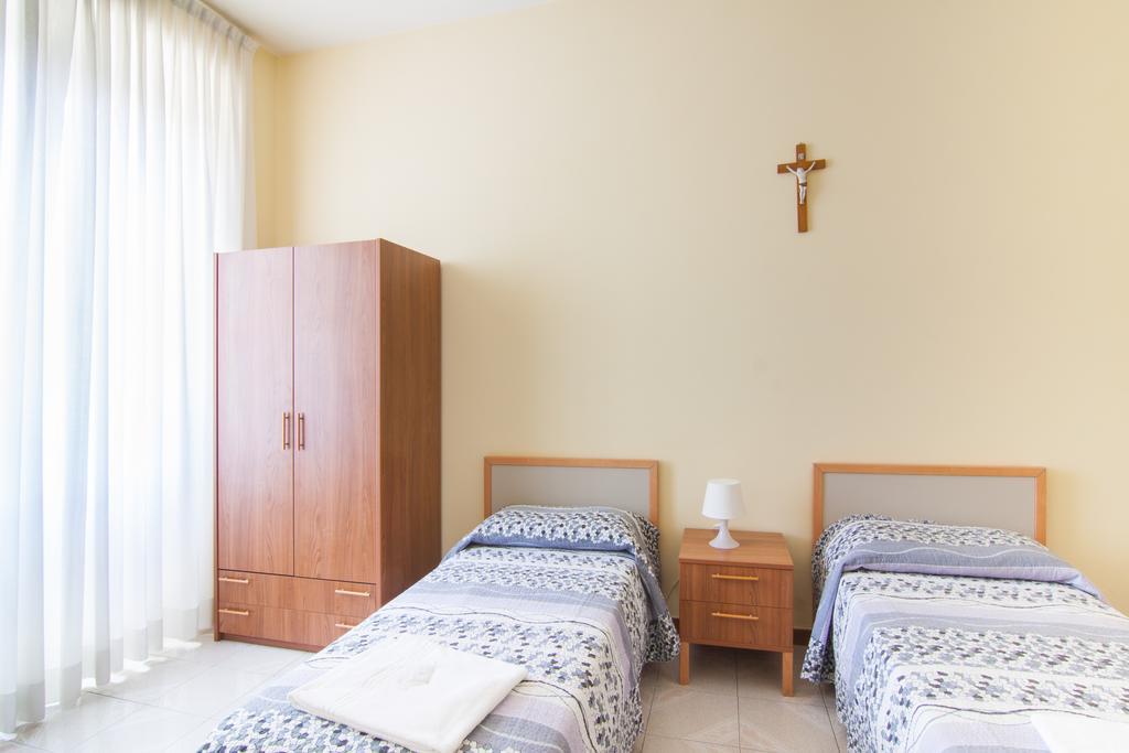 Ostello Villa Monte Mario Рим Екстериор снимка
